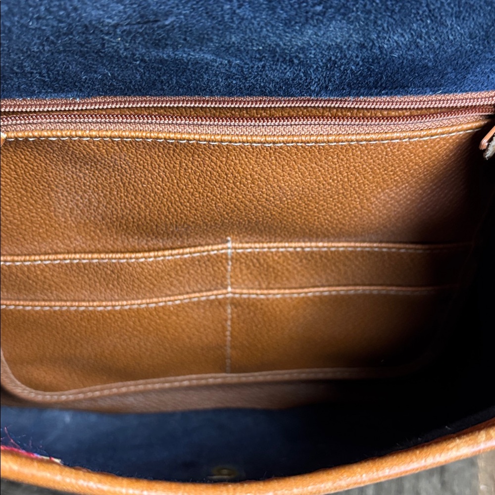 Dooney & Bourke Black With Tan Trim Vintage Bag - Picture 8 of 16